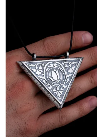 En Büyük Boy Lale Motifli Gümüş Erkek Muska Kolye Cevşen Haznesi