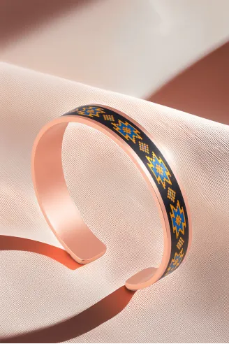 Kadın Bakır Bileklik - Alice Model Özel Baskı Metal Kutu Ve Kuvars Taşı