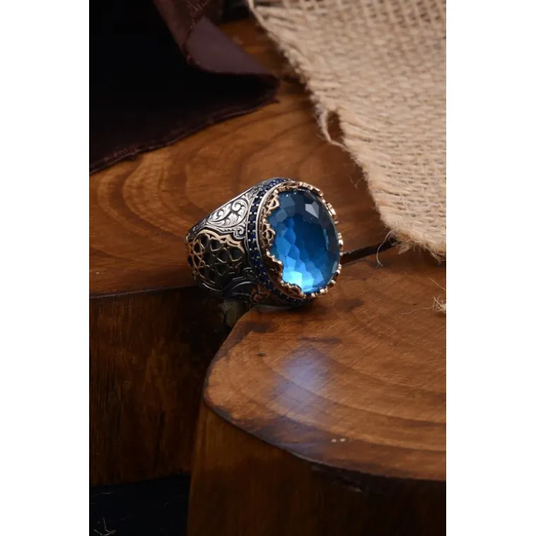 Blue Topaz Aqua Marin Taşlı Yanı İşlemeli Erkek Gümüş Yüzük Blue Topaz Aqua Marin Taşlı Yanı İşlemeli Erkek Gümüş Yüzük