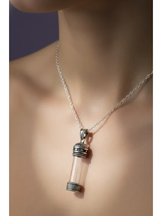 Kadın Gümüş Kolye - Dua Eklenebilir Tılsım Tüp Cevşen Haznesi Kadın Gümüş Kolye - Dua Eklenebilir Tılsım Tüp Cevşen Haznesi