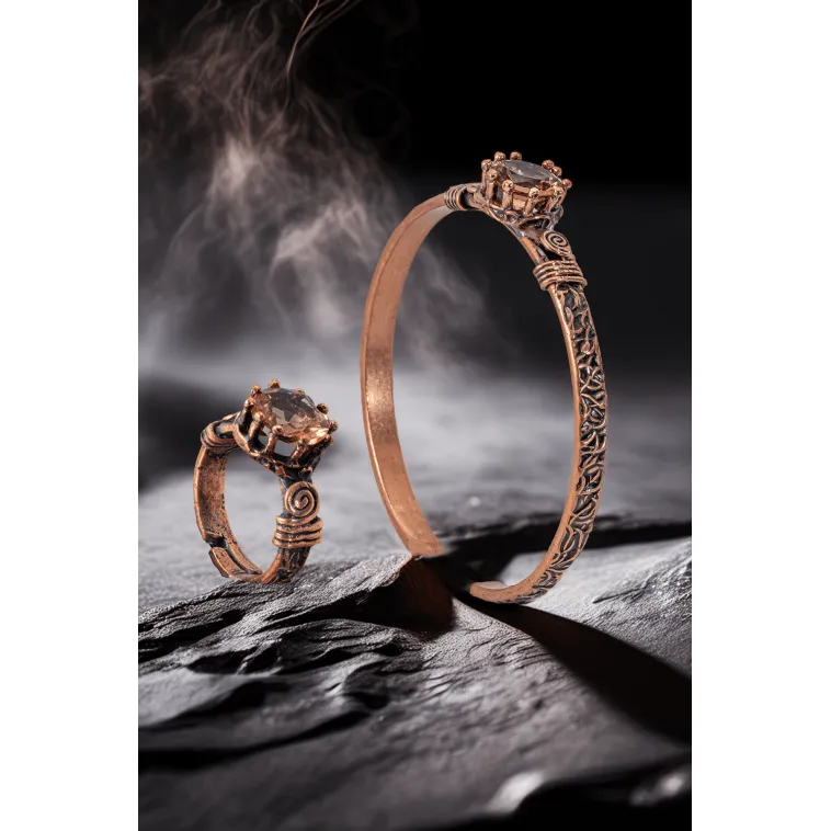 Kadın Bakır Bileklik Yüzük Set - Zultanit Taşı Model 2 Ağaç Kabuğu Model İnce Metal Kutu Kuvars Taşı Kadın Bakır Bileklik Yüzük Set - Zultanit Taşı Model 2 Ağaç Kabuğu Model İnce Metal Kutu Kuvars Taşı