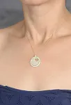 Çocuğunuzun İsmini Yazdırabileceğiniz El Ve Ayak Figürlü Bayan Gümüş Kolye