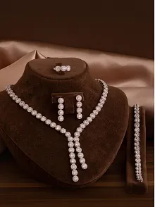 Kadın Gümüş Takı Seti - İdil Yuvarlak Model Zirkon Taşlı Kolye, Bileklik, Yüzük, Küpe Tam Set