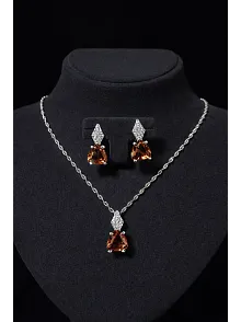 Kadın Gümüş Kolye Küpe Set - Üçgen Kesim Zultanit Taşlı Gümüş Set