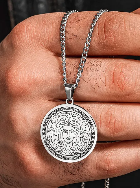 Steel Aether Çelik Kadın Kolye Yunan Tanrısı Medusa İşlemeli Yuvarlak Plaka Kararmaz