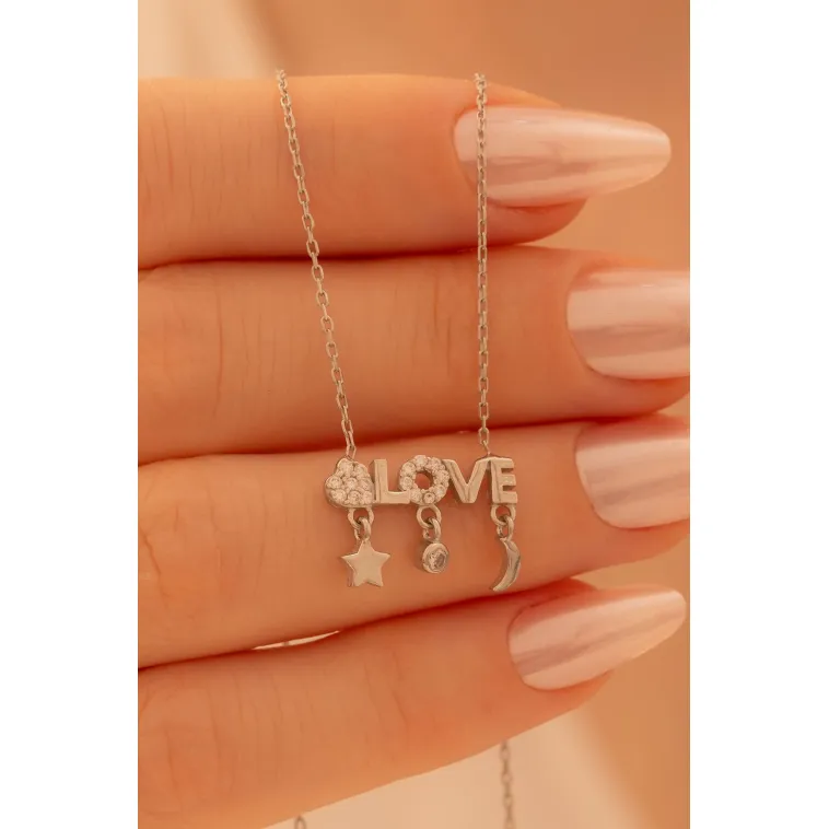 Kadın Gümüş Kolye - Sevgililer Günü - Hediye - Zirkon Taşlı Love Yazılı Kalp Motifli Kadın Kolye