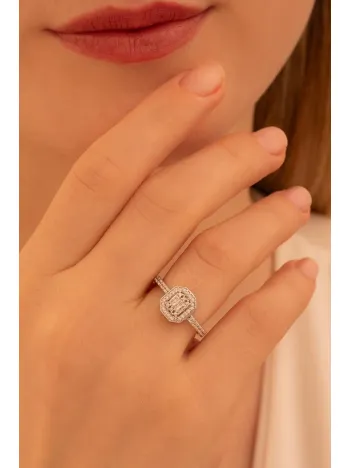 Kadın Gümüş Yüzük - Ferahnaz Baget Taşlı Zirkon Süslemeli Kadın Yüzük