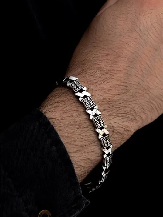 Erkek Gümüş Bileklik - Zar Motifli Kare Model Gümüş Bileklik Erkek Gümüş Bileklik - Zar Motifli Kare Model Gümüş Bileklik