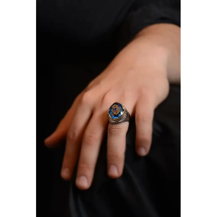 Anadolu Desenli Blue Topaz Aqua Marin Taşlı Yanı İşlemeli Erkek Gümüş Yüzük Anadolu Desenli Blue Topaz Aqua Marin Taşlı Yanı İşlemeli Erkek Gümüş Yüzük