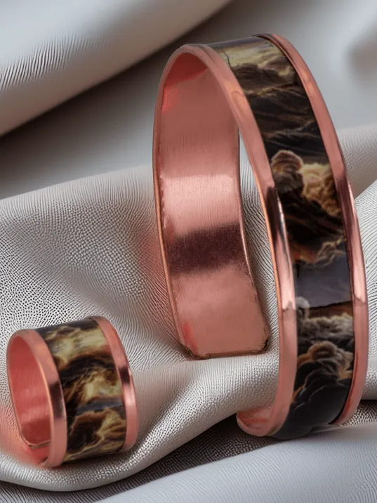 Kadın Bakır Bileklik Yüzük Set - Mia Model Özel Baskı Metal Kutu Ve Kuvars Taşı Kadın Bakır Bileklik Yüzük Set - Mia Model Özel Baskı Metal Kutu Ve Kuvars Taşı