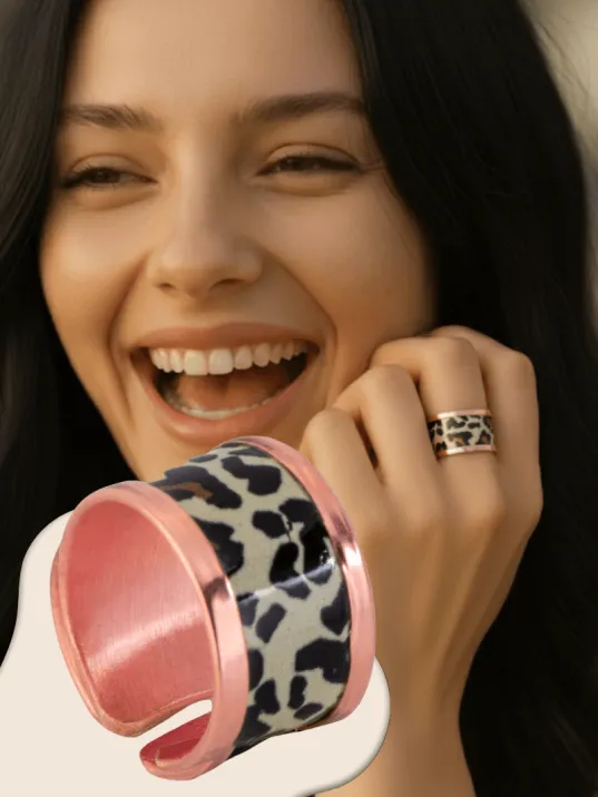 Kadın Bakır Yüzük - Leopar Model Özel Baskı Metal Kutu Ve Kuvars Taşı