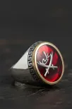 Erkek Gümüş Yüzük - Çift Zülfikar Kılıcı Ve Tuğra İşlemeli Yakut Taşlı Grek Desenli Gümüş Yüzük