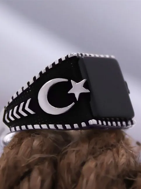 Siyah Oniks Kare Taşlı Ay Yıldız İşlemeli Özel Seri Erkek Gümüş Yüzük
