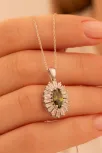 Kadın Gümüş Kolye - Damla Model Zultanit Taşlı Baget Süslemeli Rodyumlu Kadın Kolye Kadın Gümüş Kolye - Damla Model Zultanit Taşlı Baget Süslemeli Rodyumlu Kadın Kolye