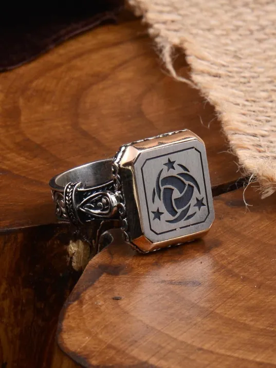 Kare Model Teşkilat-ı Mahsusa Yanı Kalkan Işlemeli Erkek Gümüş Yüzük