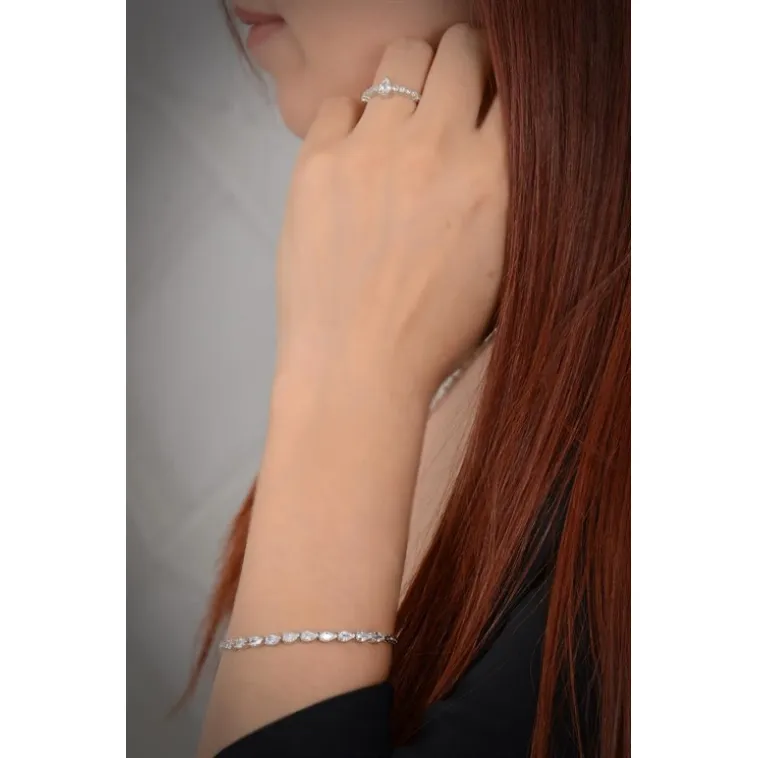 Dolunay Bayan Zirkon Taşlı Gümüş Su Yolu Set - Kolye, Bileklik, Küpe, Yüzük Dolunay Bayan Zirkon Taşlı Gümüş Su Yolu Set - Kolye, Bileklik, Küpe, Yüzük