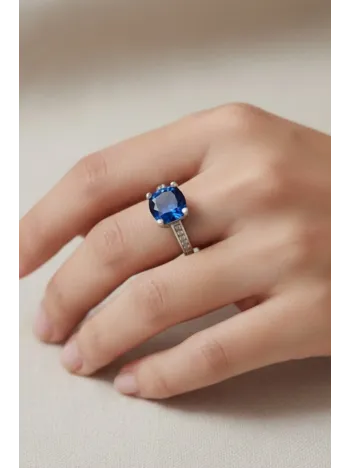 Kadın Gümüş Yüzük - Lacivert Safir Taşlı Tektaş Model Yüzük