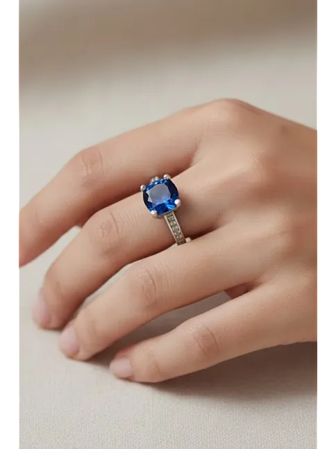 Kadın Gümüş Yüzük - Lacivert Safir Taşlı Tektaş Model Yüzük