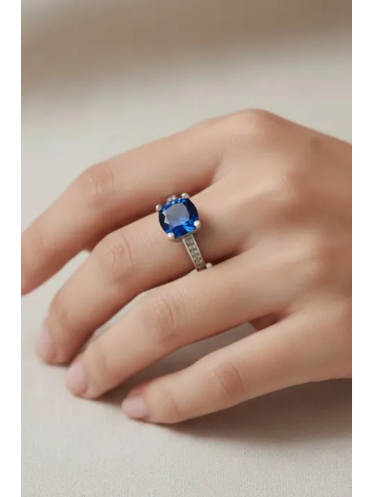 Kadın Gümüş Yüzük - Lacivert Safir Taşlı Tektaş Model Yüzük