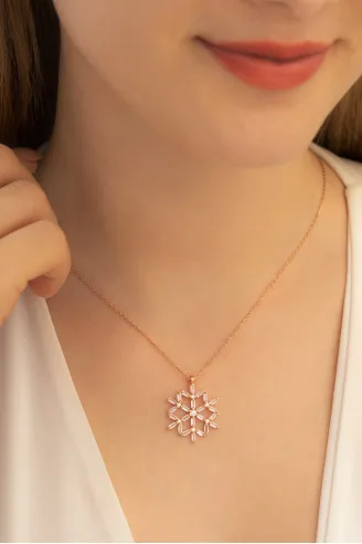 Kadın Gümüş Kolye - Kadın Rose Renk Baget Taşlı Kar Tanesi Gümüş Kolye
