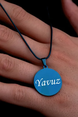 Erkek Çelik Kolye - Parlament Mavisi İsim Yazılabilir Yuvarlak Model Çelik Kolye