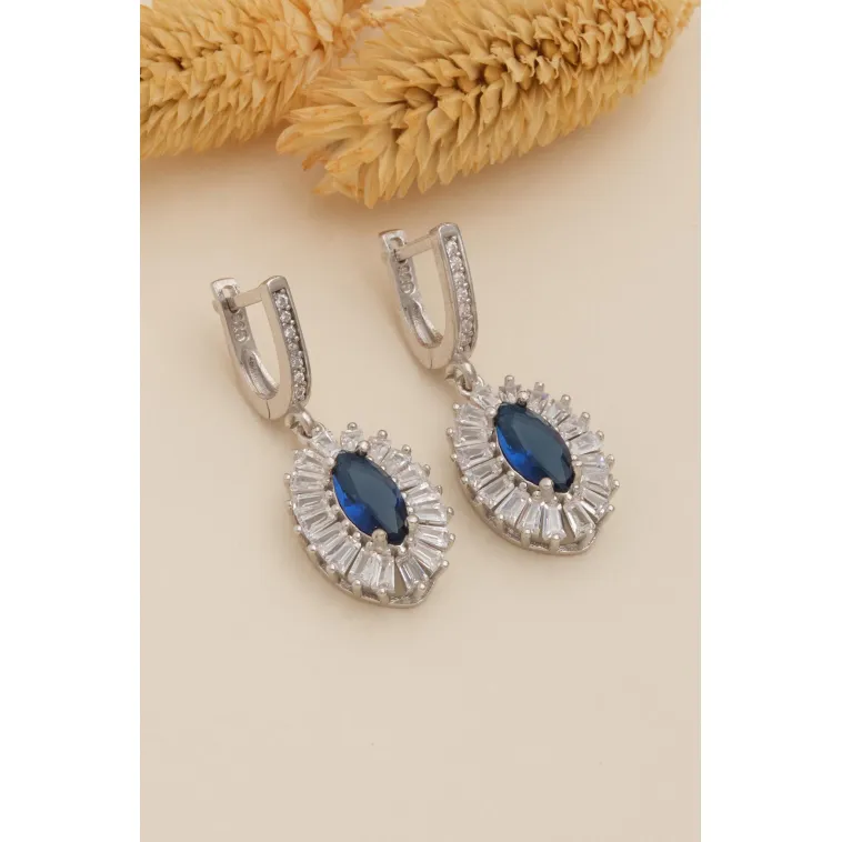 Kadın Gümüş Küpe - Damla Model Safir Taşlı Baget Süslemeli Rodyumlu Kadın Küpe Kadın Gümüş Küpe - Damla Model Safir Taşlı Baget Süslemeli Rodyumlu Kadın Küpe