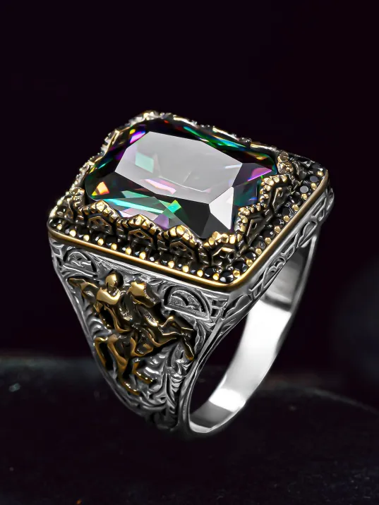 Erkek Gümüş Yüzük - Mistik Topaz Taşı Yanı At İşlemeli Kare Model Erkek Yüzük