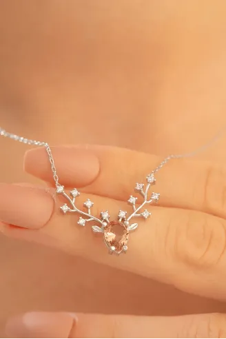 Kadın Gümüş Kolye - Zultanit Taşlı Geyik Kafası Motifli Gümüş Kolye