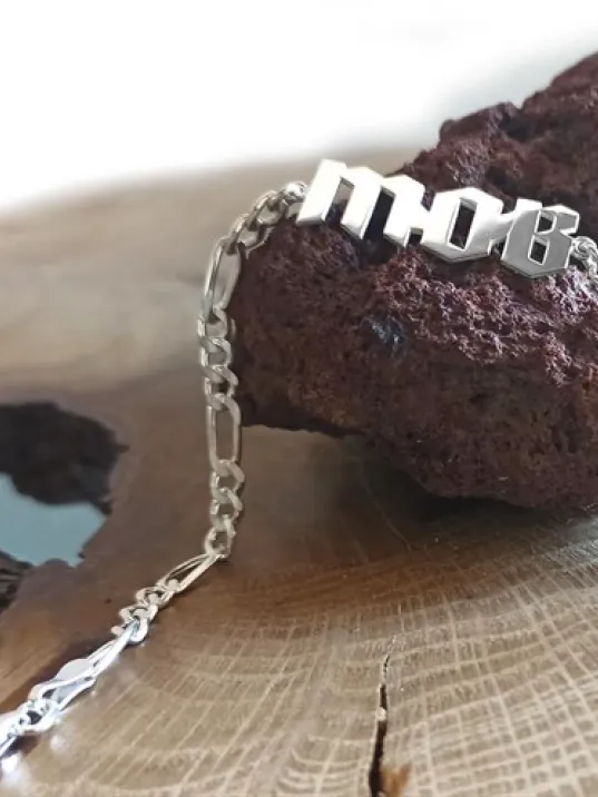 Kişiye Özel Kalın Yazı İsim Erkek Gümüş Bileklik Künye Kalın Figaro Model GBLKALNYAZI-BYZ