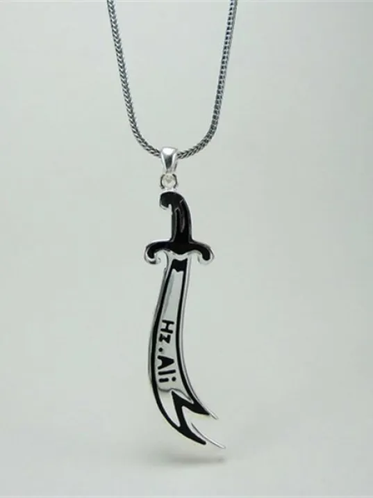 Hz.Ali Yazılı Erkek Zülfikar Gümüş Kolye Zincir Tilkikuyruğu Zincirli