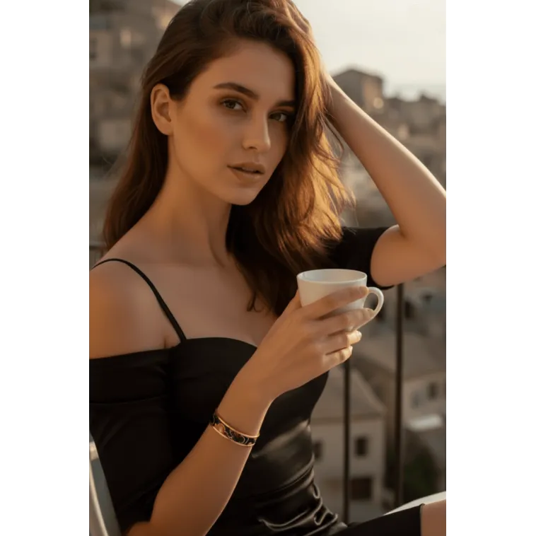 Kadın Bakır Bileklik - Ester Model Özel Baskı Metal Kutu Ve Kuvars Taşı Kadın Bakır Bileklik - Ester Model Özel Baskı Metal Kutu Ve Kuvars Taşı