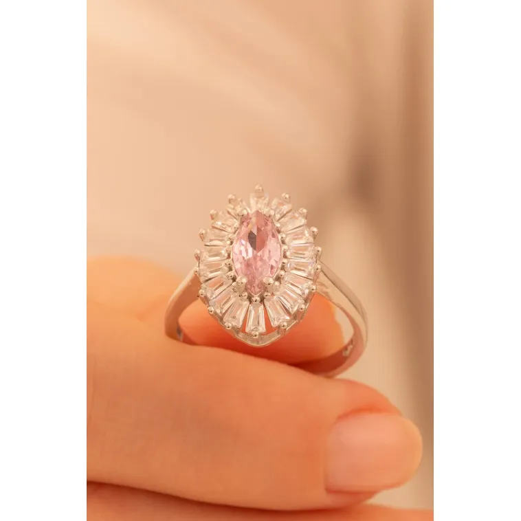 Kadın Gümüş Yüzük - Damla Model Pembe Zirkon Taşlı Baget Süslemeli Rodyumlu Kadın Yüzük Kadın Gümüş Yüzük - Damla Model Pembe Zirkon Taşlı Baget Süslemeli Rodyumlu Kadın Yüzük