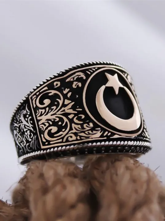 Ay Yıldız Motifli Yanı İşlemeli Özel Seri Erkek Gümüş Yüzük Ay Yıldız Motifli Yanı İşlemeli Özel Seri Erkek Gümüş Yüzük