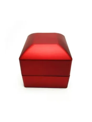 Işıklı Pırlanta Tektaş Kırmızı Yüzük Kutusu