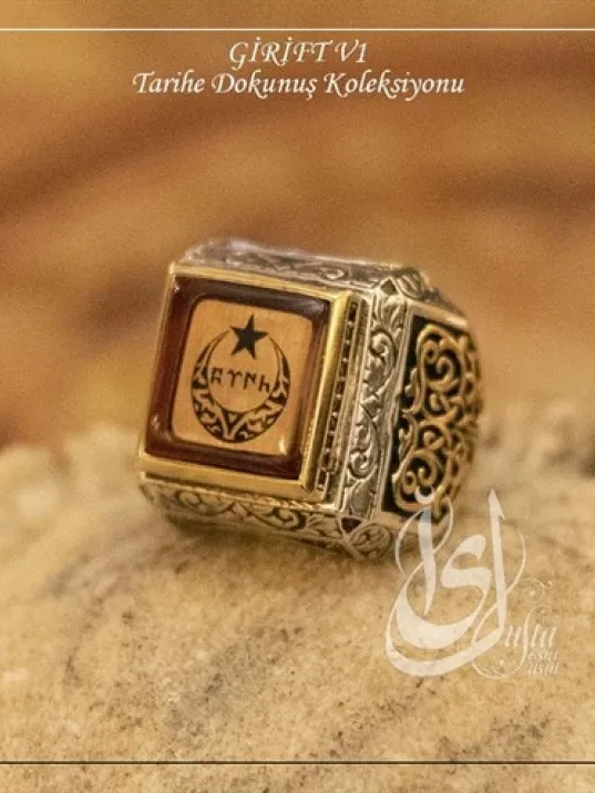 İslam Usta Tasarımı Türk Yazılı Hilal Ay Girift Model 1 Gümüş Erkek Yüzük İslam Usta Tasarımı Türk Yazılı Hilal Ay Girift Model 1 Gümüş Erkek Yüzük