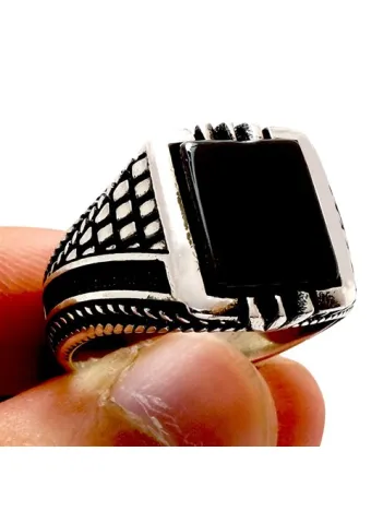 Mikro Bezemeli Oniks Taşlı Gümüş Erkek Yüzük Mikro Bezemeli Oniks Taşlı Gümüş Erkek Yüzük