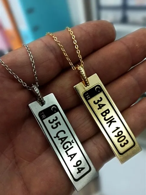 Altın Renk Araba Plaka Model Bijuteri Kolye Zincirli Kolye