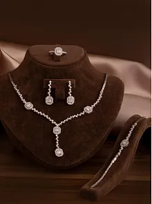 Kadın Gümüş Takı Seti - Nevrez Baget Taşlı Zirkon Süslemeli Kolye, Bileklik, Yüzük, Küpe Tam Set