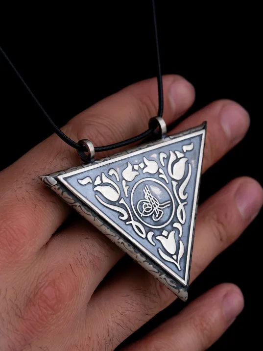 Tuğralı Lale Motifli Erkek Gümüş Cevşen Muska Kolye Haznesi Büyük Boy