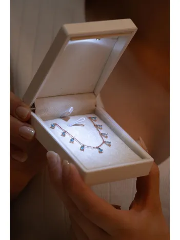 Işıklı Lüks Beyaz Kolye Kutusu