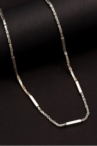 2,8mm Gümüş Erkek Kolye Zincir Kral Model Şarnelli Kare Parçalı