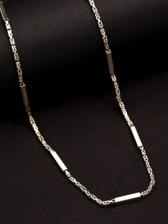 2,8mm Gümüş Erkek Kolye Zincir Kral Model Şarnelli Kare Parçalı 2,8mm Gümüş Erkek Kolye Zincir Kral Model Şarnelli Kare Parçalı