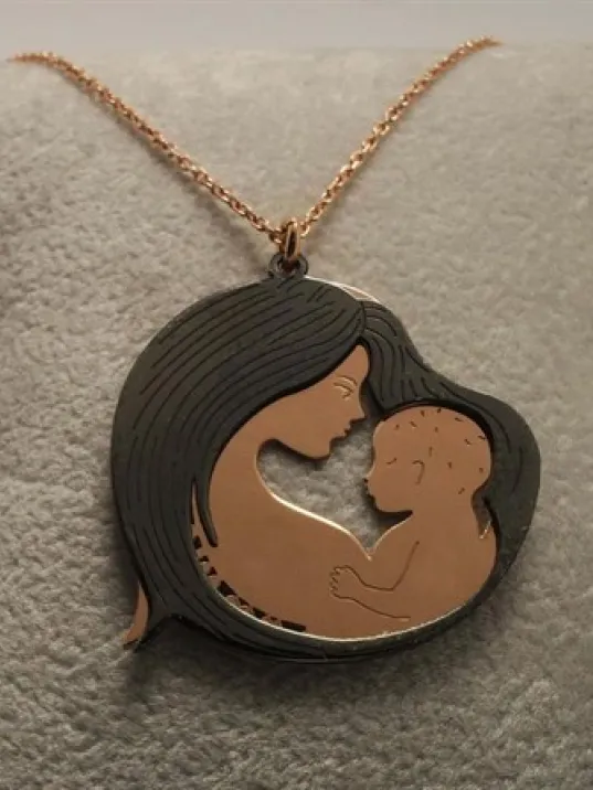 Anneler Günü Hediyesi Annem Yazılı Gümüş Anne Çocuk Kolyesi Anneler Günü Hediyesi Annem Yazılı Gümüş Anne Çocuk Kolyesi