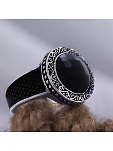 Yuvarlak Siyah Oniks Taşlı Kristal Kesim Özel Seri Erkek Gümüş Yüzük