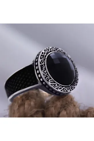 Yuvarlak Siyah Oniks Taşlı Kristal Kesim Özel Seri Erkek Gümüş Yüzük