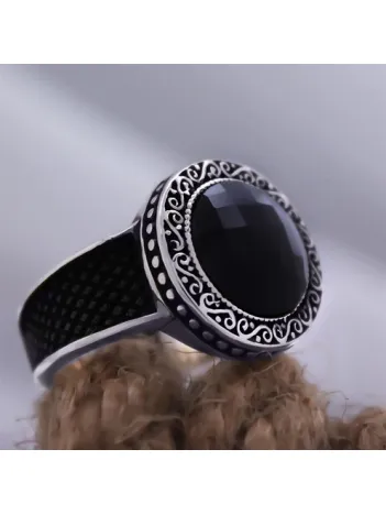 Yuvarlak Siyah Oniks Taşlı Kristal Kesim Özel Seri Erkek Gümüş Yüzük