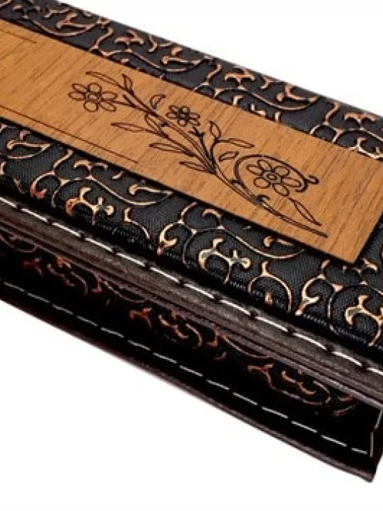 Kişiye Özel Ahşap Üzeri Deri Kaplamalı Bakır Yaldızlı Premium Tesbih Kutusu