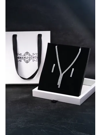 Kadın Bijuteri Kolye Küpe Set - Elora Model Baget Taşlı Zarif Su Yolu Set