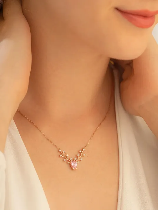 Kadın Gümüş Kolye - Pembe Taşlı Geyik Kafası Motifli Rose Altın Kaplama Gümüş Kolye Kadın Gümüş Kolye - Pembe Taşlı Geyik Kafası Motifli Rose Altın Kaplama Gümüş Kolye