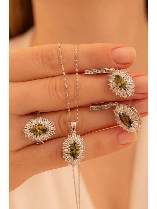 Kadın Gümüş Set - Mekik Model Zultanit Taşlı Baget Süslemeli Rodyumlu Kadın Set Kadın Gümüş Set - Mekik Model Zultanit Taşlı Baget Süslemeli Rodyumlu Kadın Set